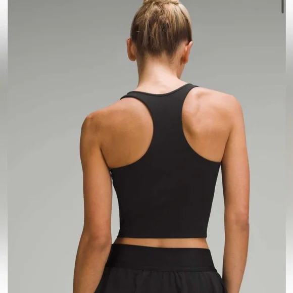 Cropped V-Neck Tennis Tank Black - Picture 2 of 10